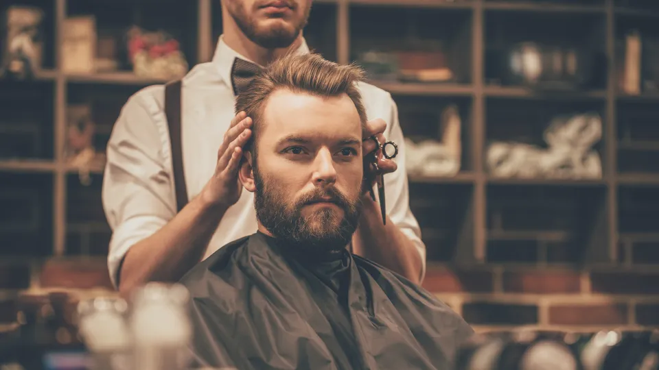 Férfi divat: fodrász vagy barber?